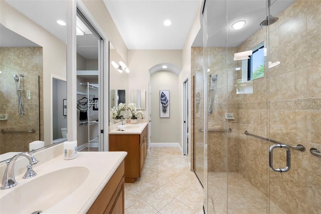 For Sale: $549,000 (3 beds, 2 baths, 1917 Square Feet)