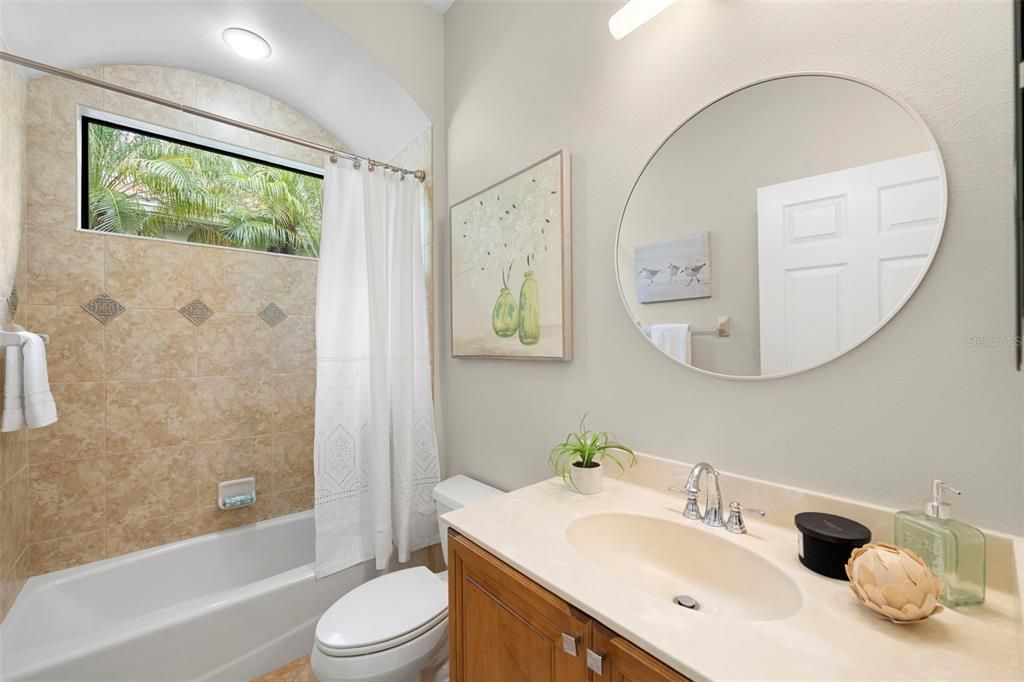 For Sale: $549,000 (3 beds, 2 baths, 1917 Square Feet)