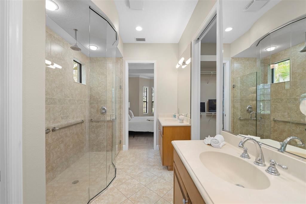 For Sale: $549,000 (3 beds, 2 baths, 1917 Square Feet)