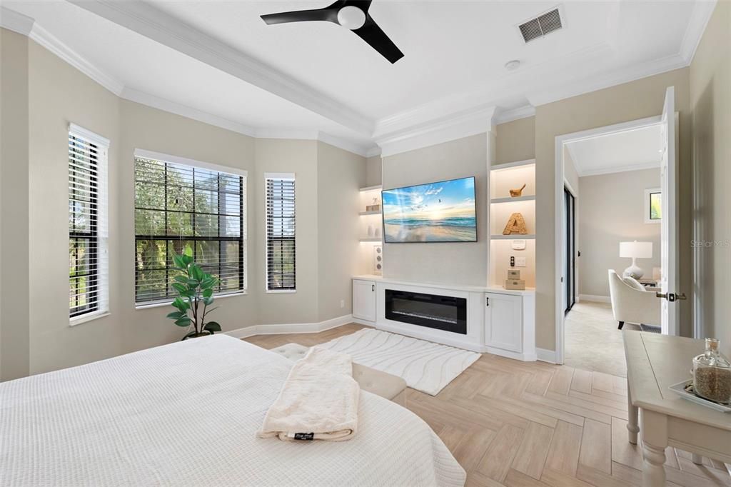 For Sale: $549,000 (3 beds, 2 baths, 1917 Square Feet)