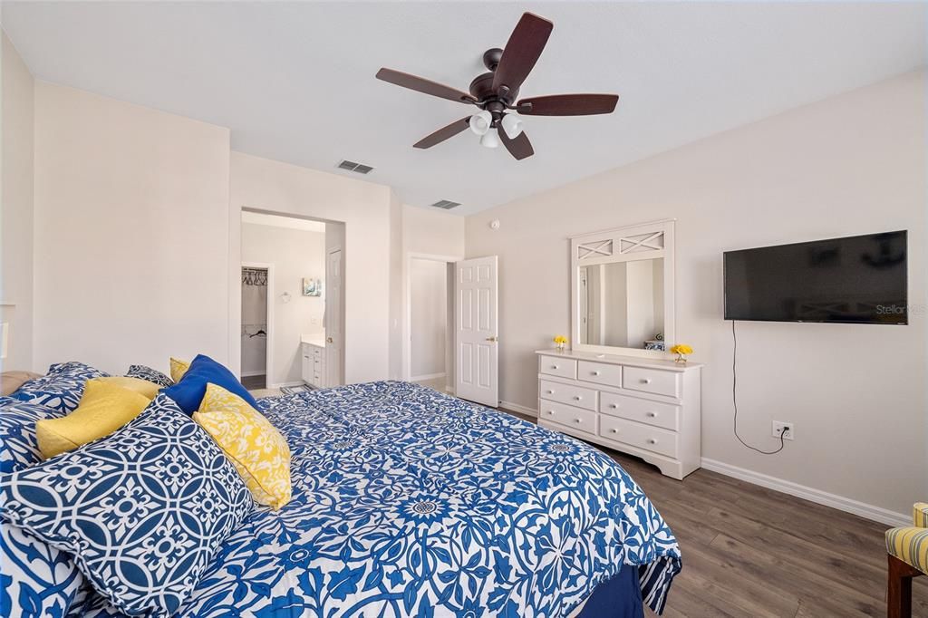 En Venta: $279,900 (2 camas, 2 baños, 1274 Pies cuadrados)