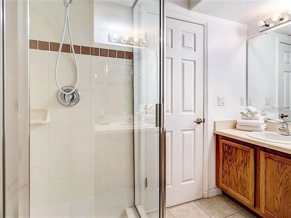 В аренду: $2,400 (5 спален, 3 ванн, 2488 Квадратных фут)