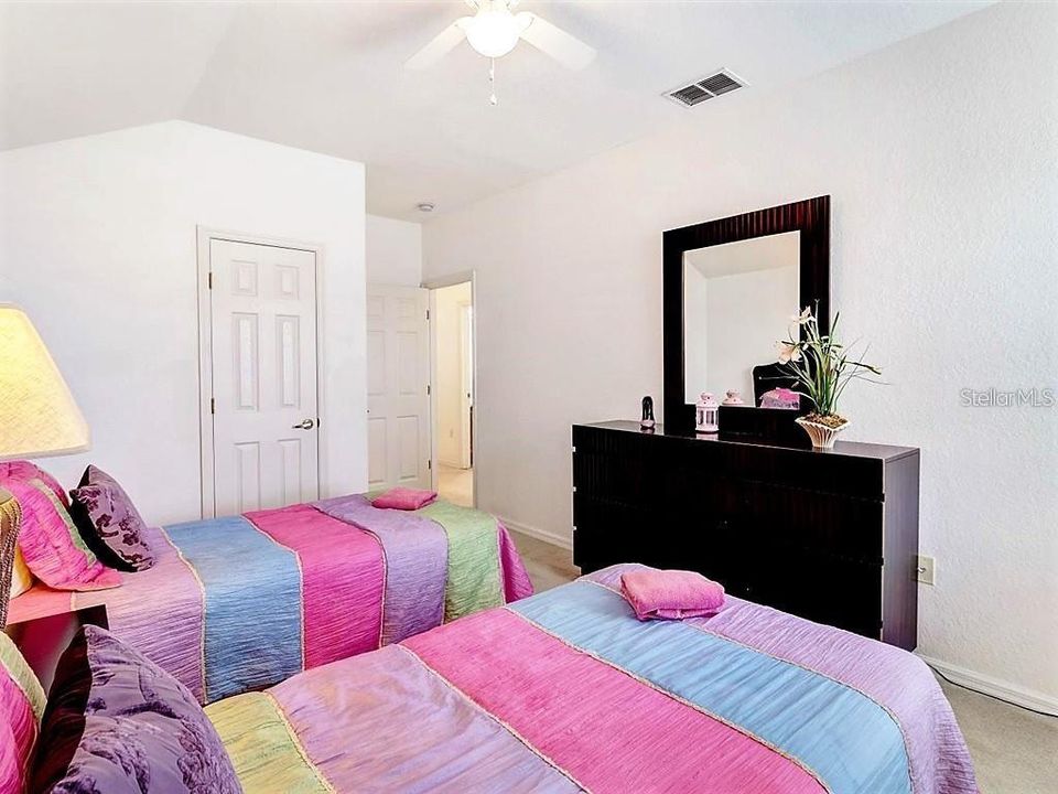 В аренду: $2,400 (5 спален, 3 ванн, 2488 Квадратных фут)