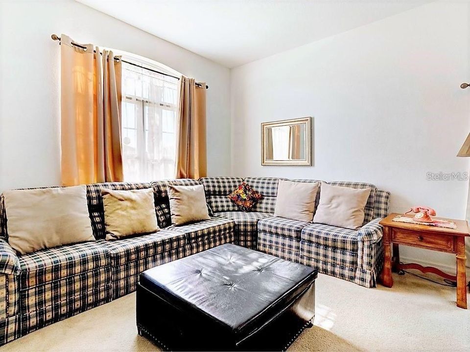 В аренду: $2,400 (5 спален, 3 ванн, 2488 Квадратных фут)