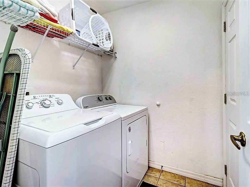 В аренду: $2,400 (5 спален, 3 ванн, 2488 Квадратных фут)