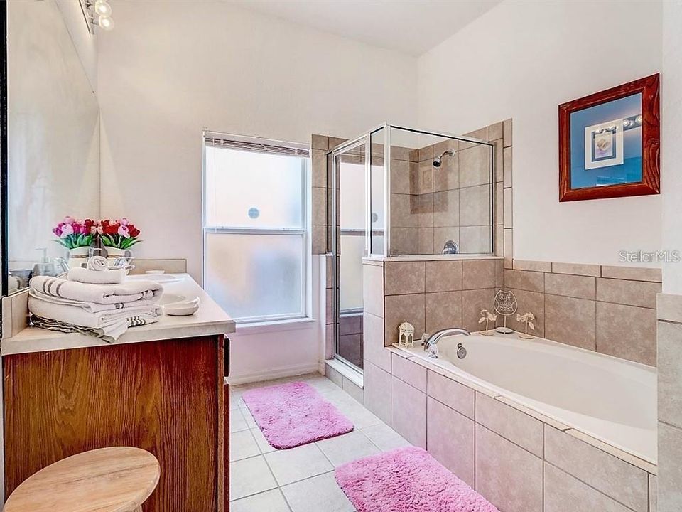 В аренду: $2,400 (5 спален, 3 ванн, 2488 Квадратных фут)