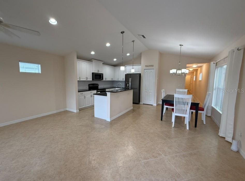 出租: $1,995 (2 贝兹, 2 浴室, 1258 平方英尺)