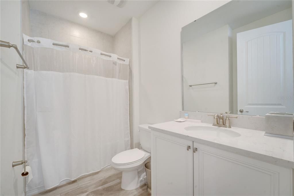 待售: $400,000 (4 贝兹, 3 浴室, 1712 平方英尺)