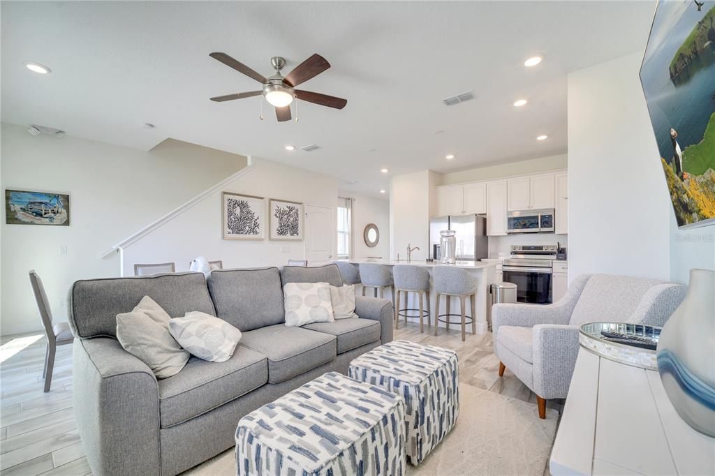 待售: $400,000 (4 贝兹, 3 浴室, 1712 平方英尺)