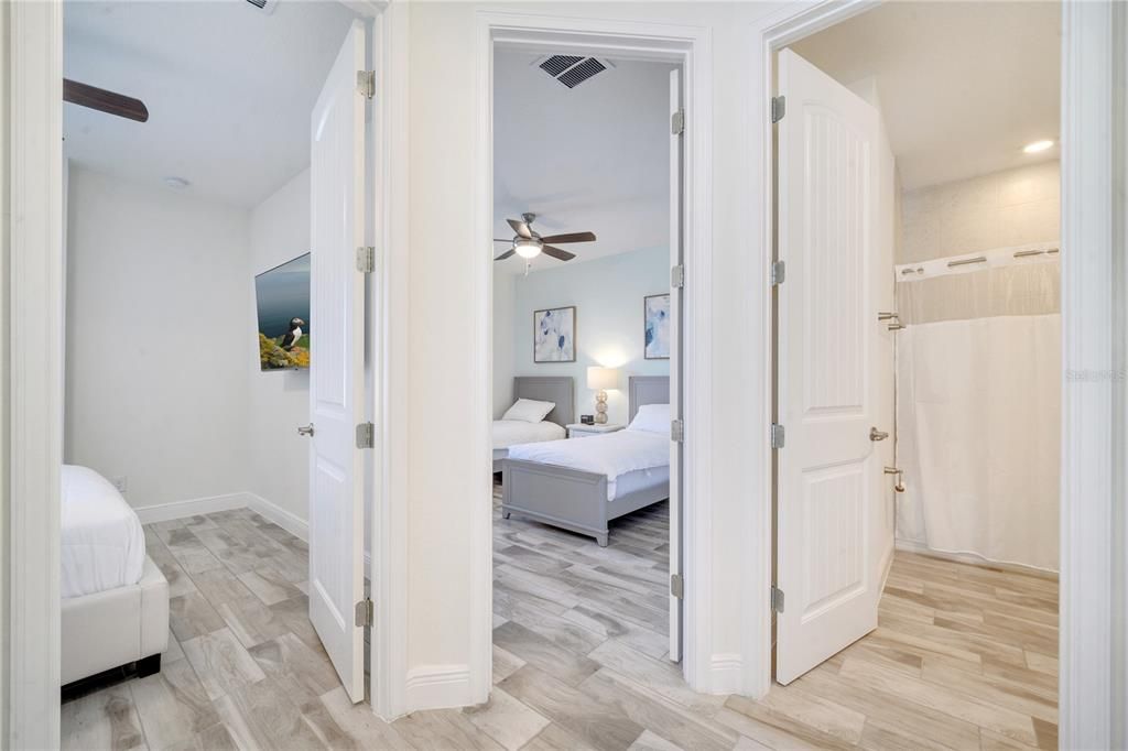 待售: $400,000 (4 贝兹, 3 浴室, 1712 平方英尺)