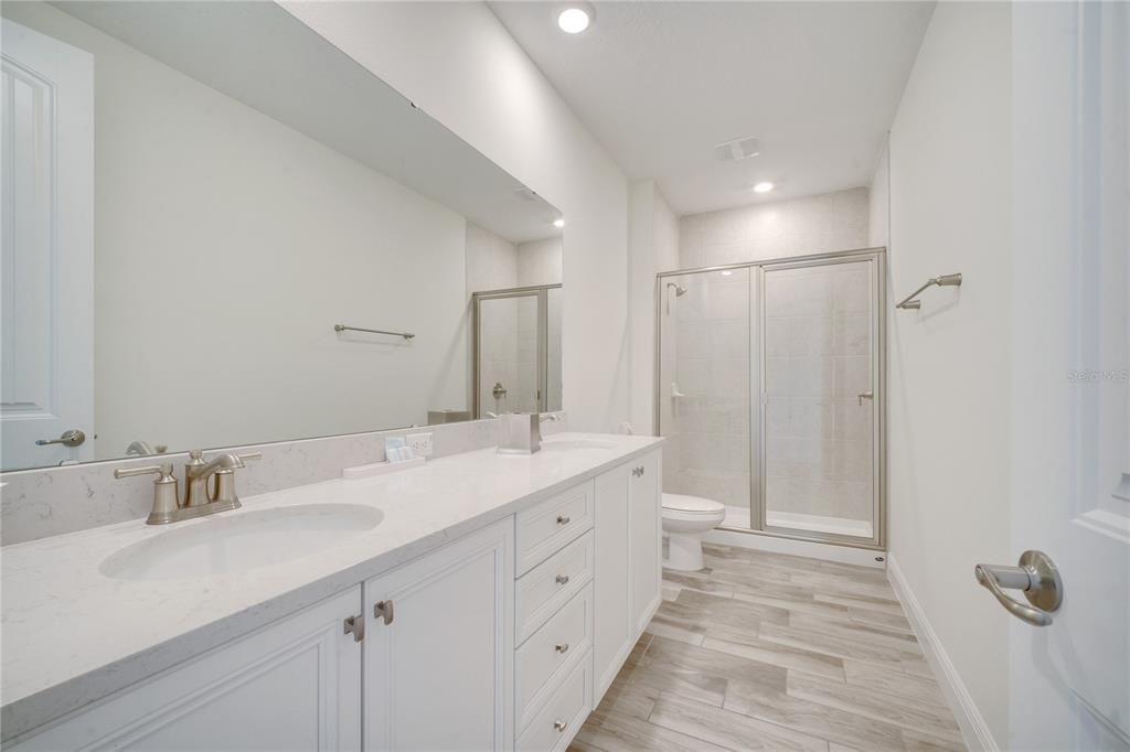 待售: $400,000 (4 贝兹, 3 浴室, 1712 平方英尺)