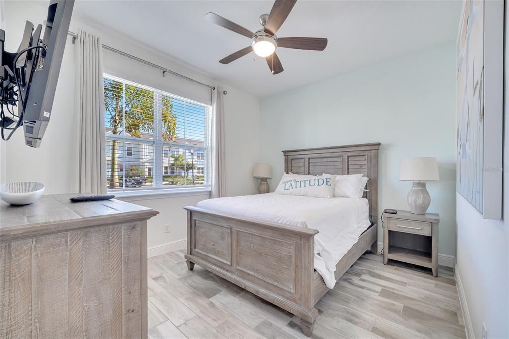 待售: $400,000 (4 贝兹, 3 浴室, 1712 平方英尺)