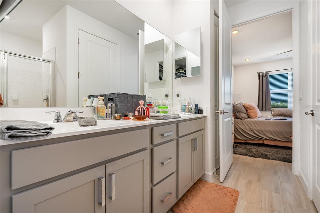 На продажу: $265,000 (2 спален, 2 ванн, 1306 Квадратных фут)