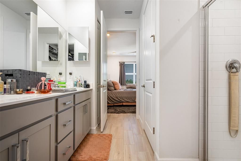 На продажу: $265,000 (2 спален, 2 ванн, 1306 Квадратных фут)