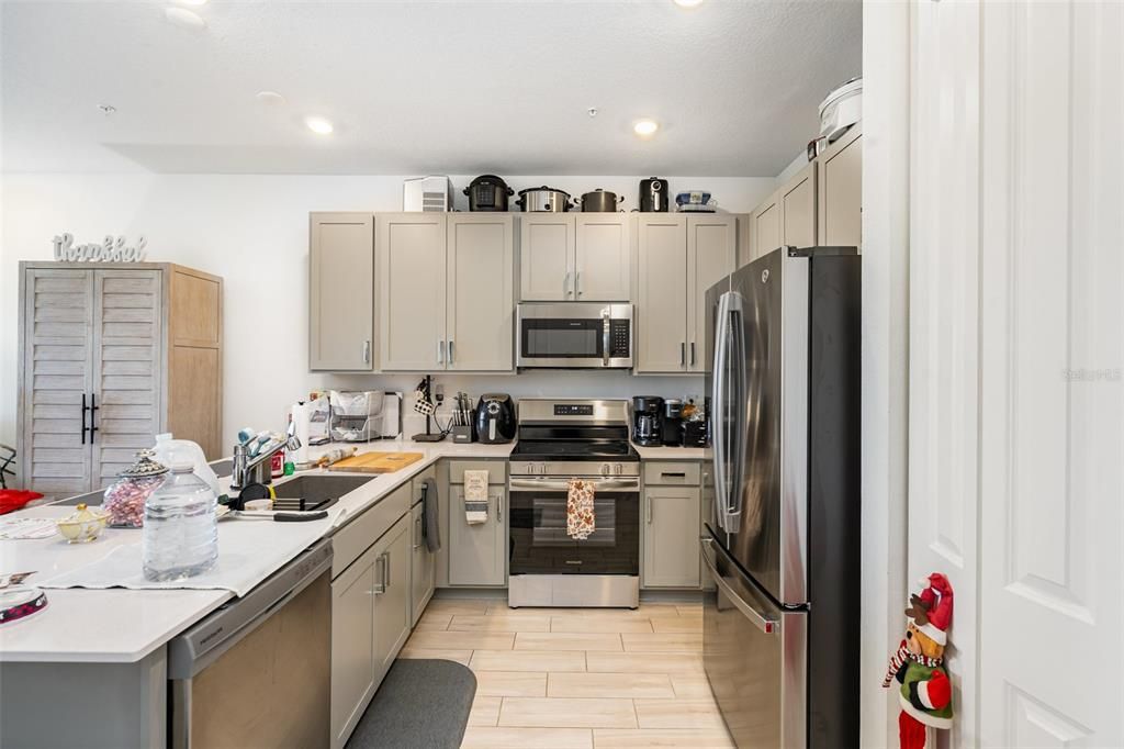 На продажу: $265,000 (2 спален, 2 ванн, 1306 Квадратных фут)