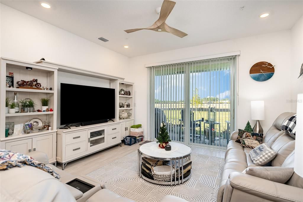 На продажу: $265,000 (2 спален, 2 ванн, 1306 Квадратных фут)