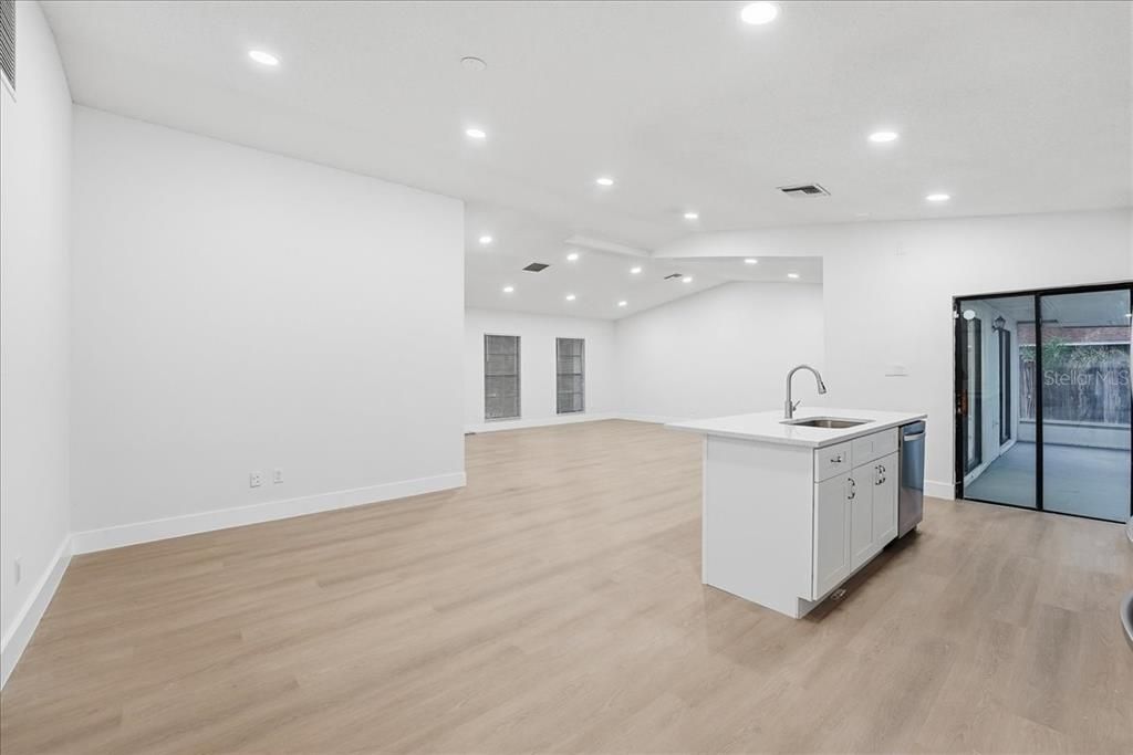 En Renta: $2,795 (4 camas, 2 baños, 1695 Pies cuadrados)