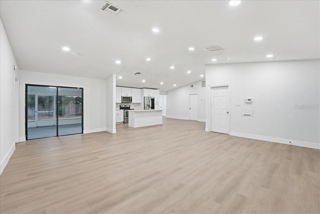 En Renta: $2,795 (4 camas, 2 baños, 1695 Pies cuadrados)