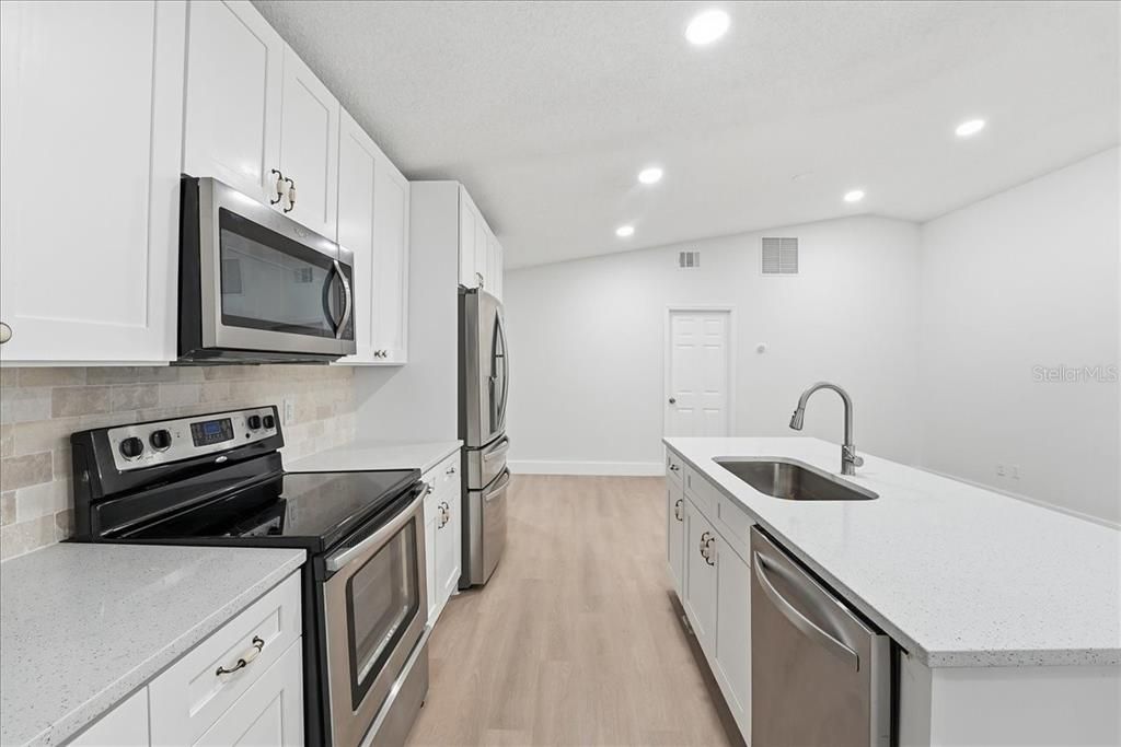 En Renta: $2,795 (4 camas, 2 baños, 1695 Pies cuadrados)