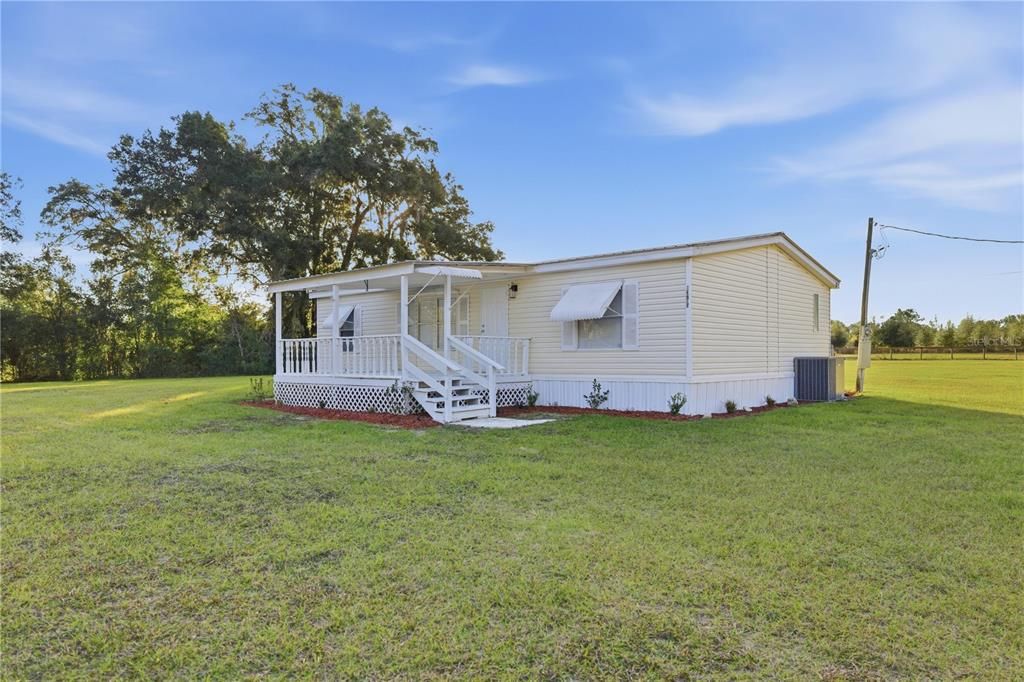 For Sale: $278,900 (3 beds, 2 baths, 1134 Square Feet)