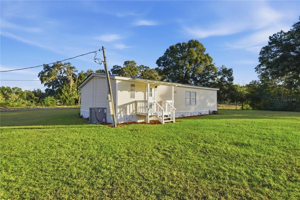 For Sale: $278,900 (3 beds, 2 baths, 1134 Square Feet)