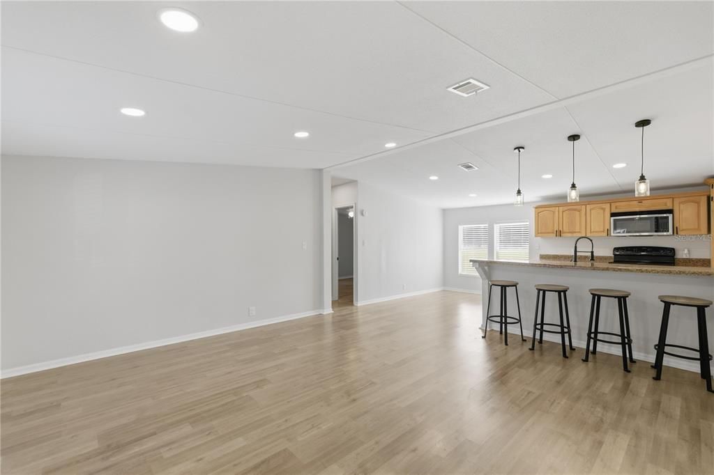 For Sale: $278,900 (3 beds, 2 baths, 1134 Square Feet)