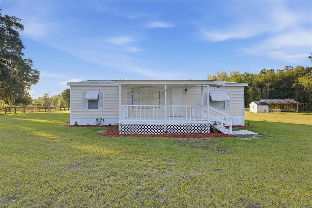 For Sale: $278,900 (3 beds, 2 baths, 1134 Square Feet)