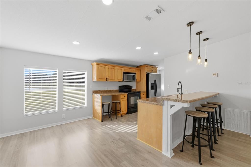 For Sale: $278,900 (3 beds, 2 baths, 1134 Square Feet)