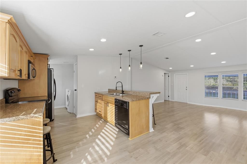 For Sale: $278,900 (3 beds, 2 baths, 1134 Square Feet)