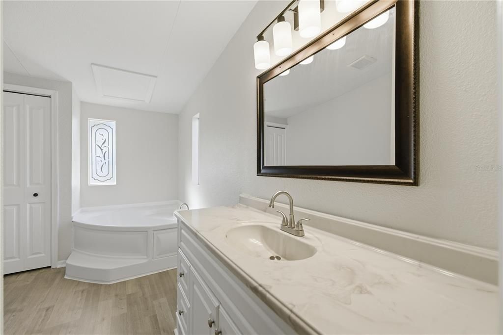 For Sale: $278,900 (3 beds, 2 baths, 1134 Square Feet)