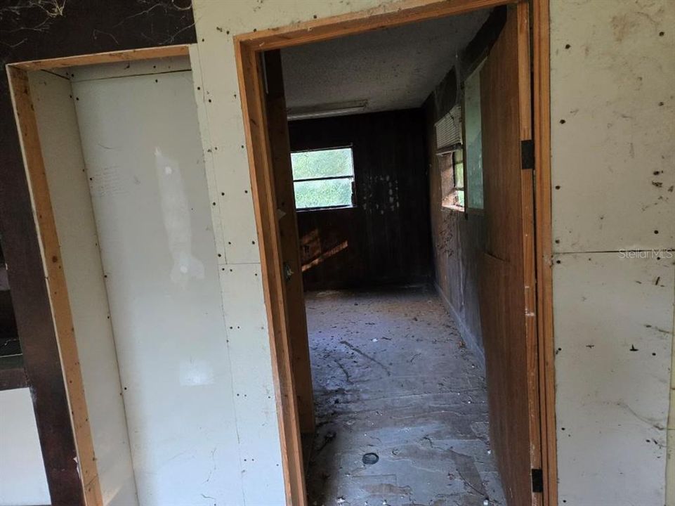 待售: $295,000 (4 贝兹, 2 浴室, 1500 平方英尺)