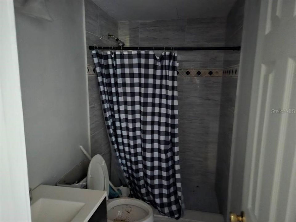 待售: $295,000 (4 贝兹, 2 浴室, 1500 平方英尺)