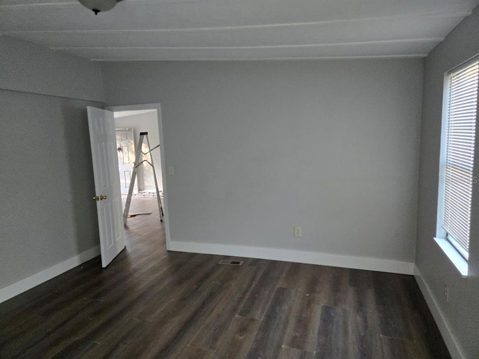 待售: $295,000 (4 贝兹, 2 浴室, 1500 平方英尺)