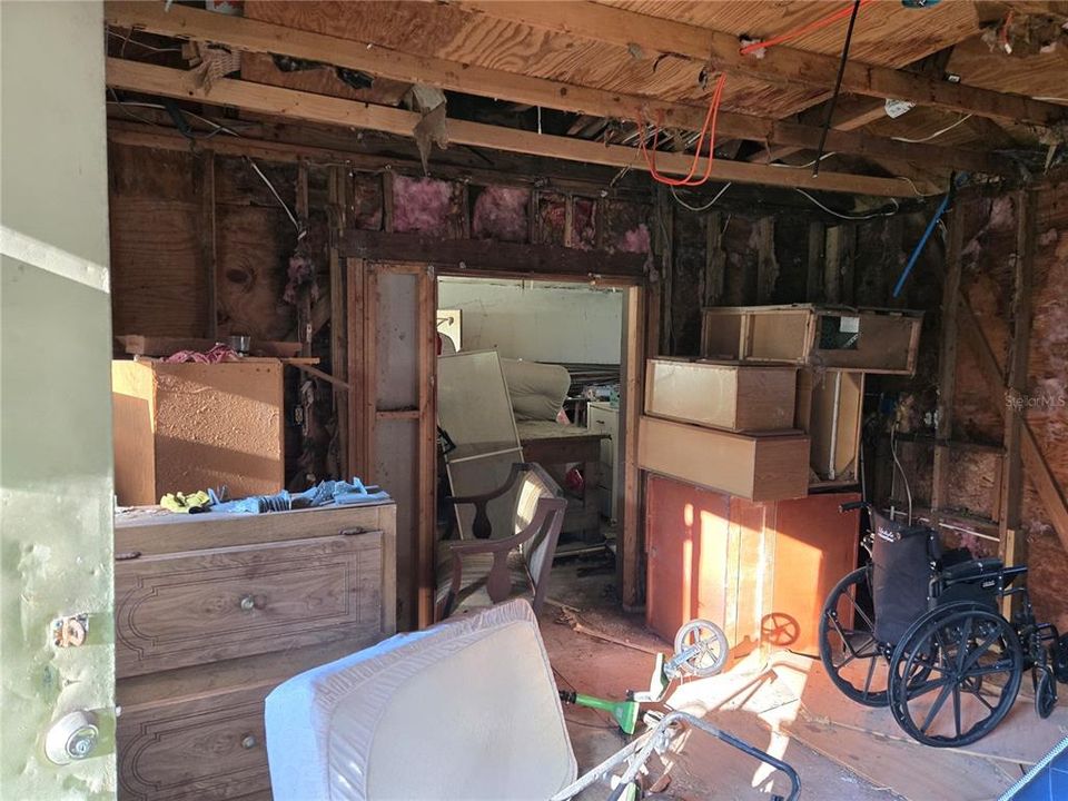 待售: $295,000 (4 贝兹, 2 浴室, 1500 平方英尺)