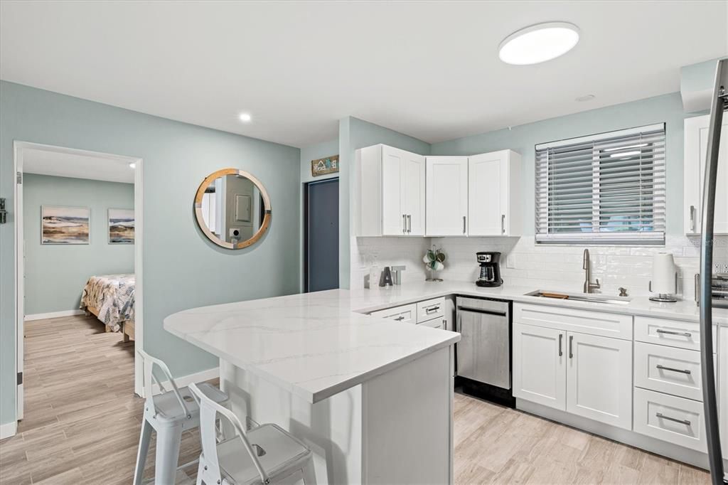 For Sale: $750,000 (2 beds, 2 baths, 1034 Square Feet)