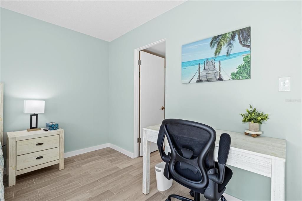 For Sale: $750,000 (2 beds, 2 baths, 1034 Square Feet)