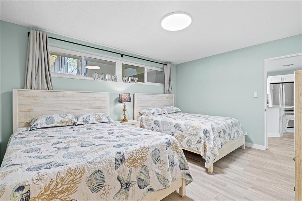 For Sale: $750,000 (2 beds, 2 baths, 1034 Square Feet)