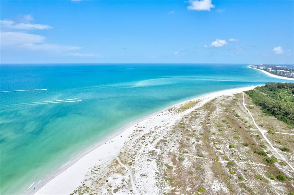 For Sale: $750,000 (2 beds, 2 baths, 1034 Square Feet)