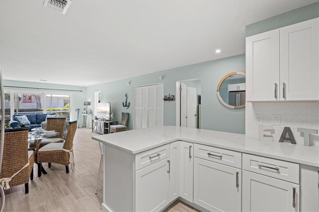 For Sale: $750,000 (2 beds, 2 baths, 1034 Square Feet)