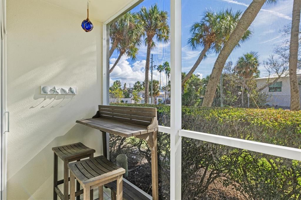 For Sale: $750,000 (2 beds, 2 baths, 1034 Square Feet)