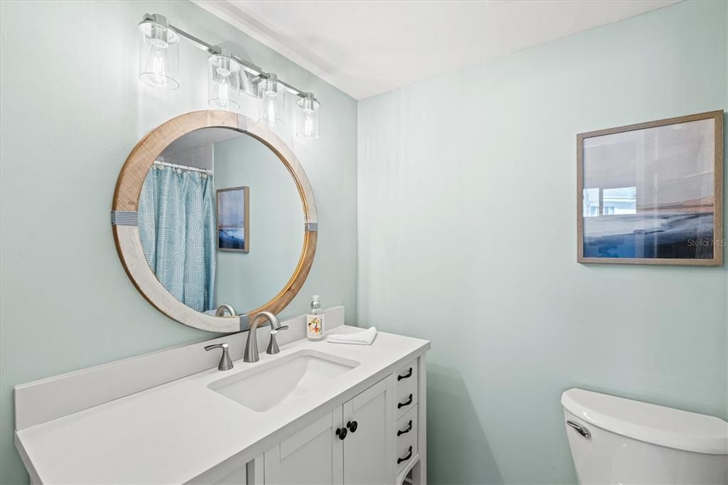 For Sale: $750,000 (2 beds, 2 baths, 1034 Square Feet)