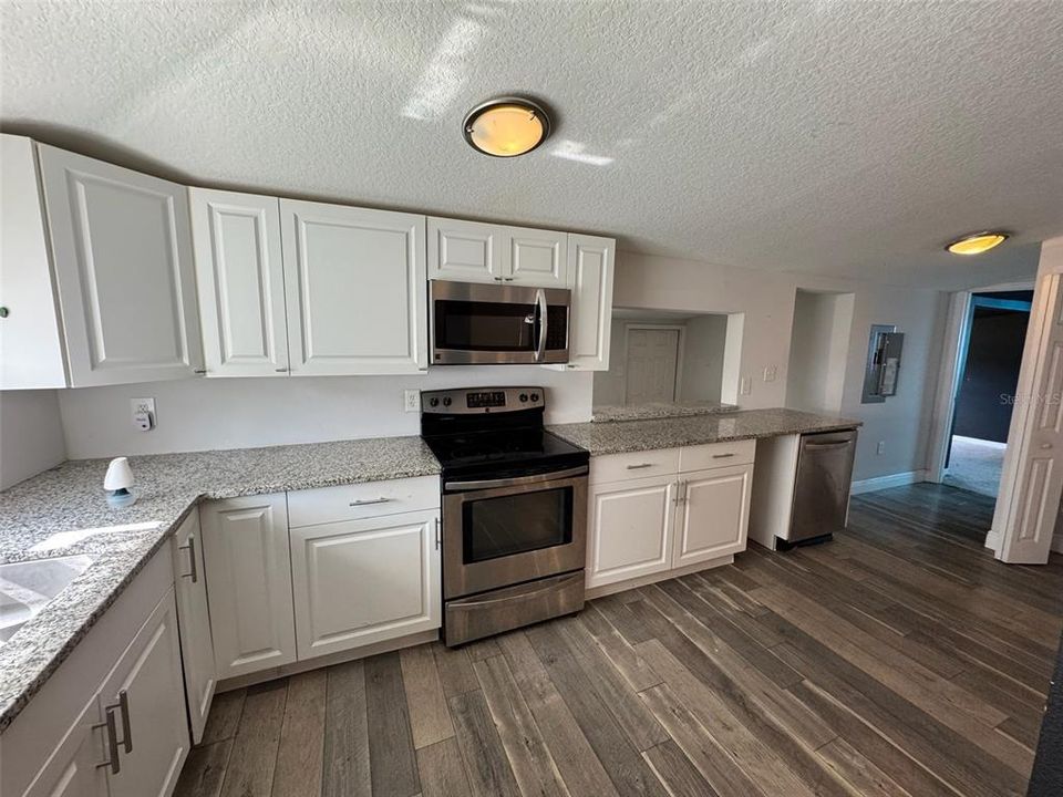 待售: $175,000 (3 贝兹, 2 浴室, 1087 平方英尺)