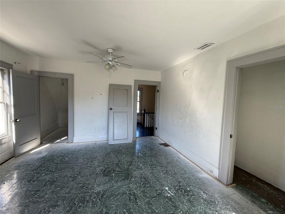 待售: $169,900 (2 贝兹, 1 浴室, 1350 平方英尺)