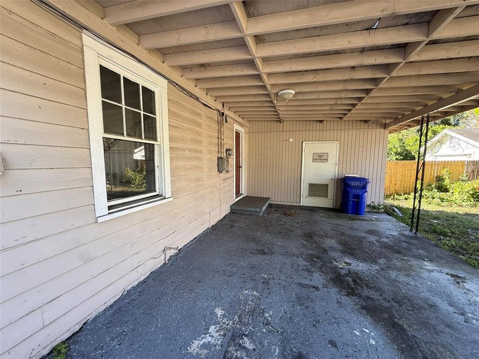 待售: $169,900 (2 贝兹, 1 浴室, 1350 平方英尺)