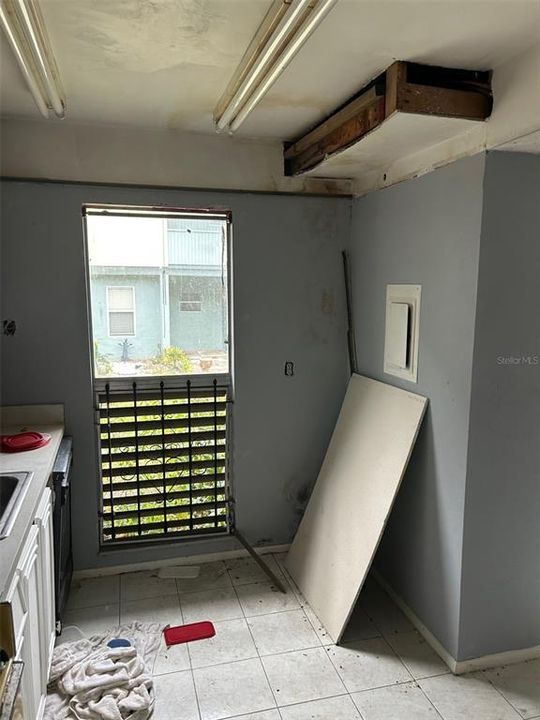 For Sale: $29,900 (2 beds, 1 baths, 942 Square Feet)