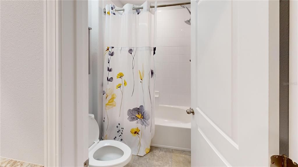 В аренду: $2,750 (6 спален, 3 ванн, 2614 Квадратных фут)