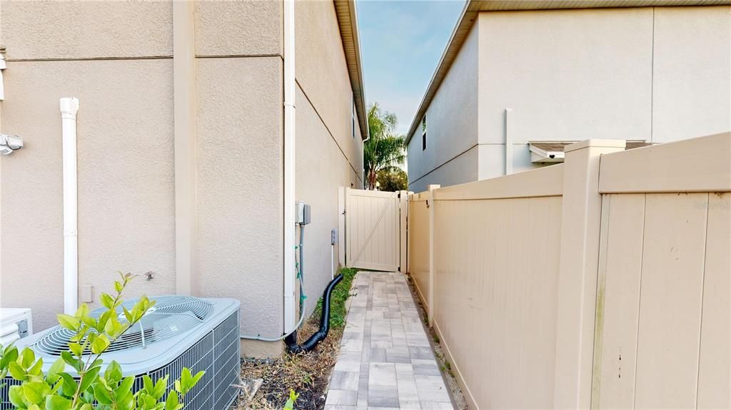 В аренду: $2,750 (6 спален, 3 ванн, 2614 Квадратных фут)