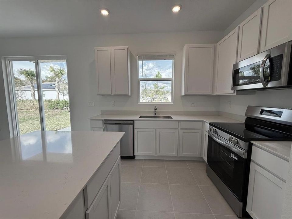 出租: $1,900 (3 贝兹, 2 浴室, 1873 平方英尺)