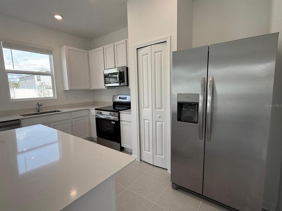 出租: $1,900 (3 贝兹, 2 浴室, 1873 平方英尺)