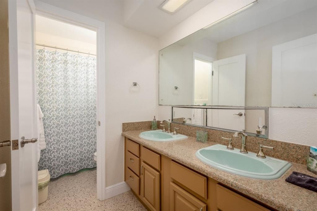 For Rent: $4,700 (3 beds, 3 baths, 1650 Square Feet)